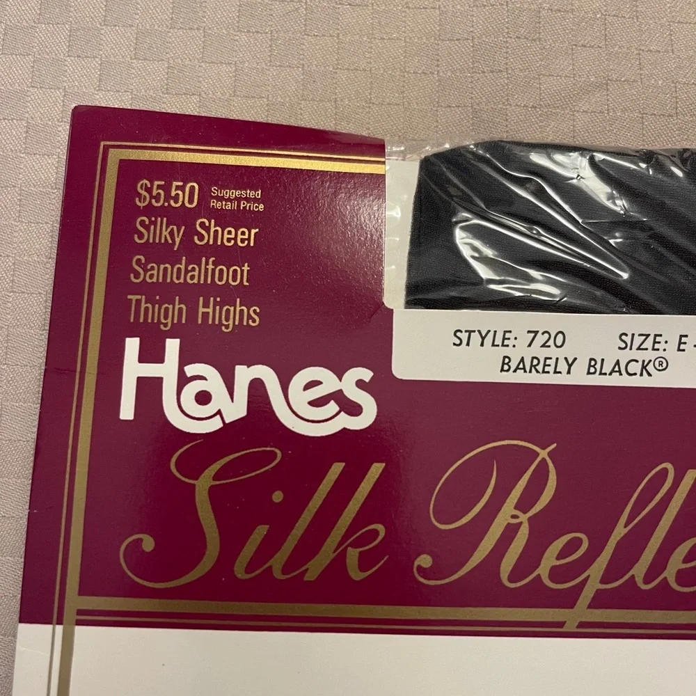Hanes Silk Reflections Vtg Thigh High Stockings Style 720 Size E-F Barely Black.